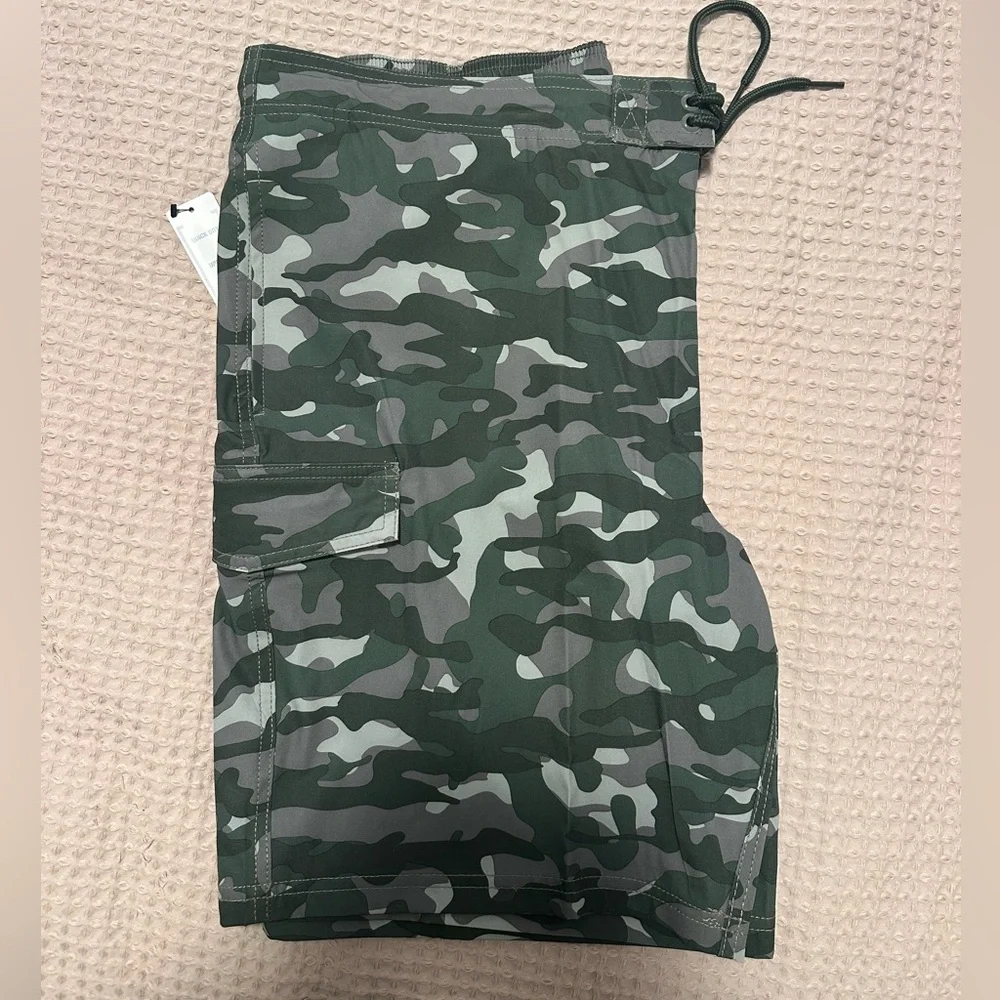 George Men's & Camo Cargo E-Board Stretch Trunks 9